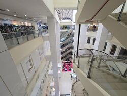 Lucky Plaza (D9), Shop House #595009321